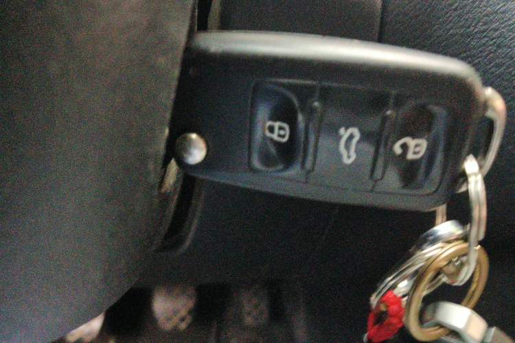 Used Volkswagen Polo 2016 1.4L Manual Fashion Model Vehicle Key