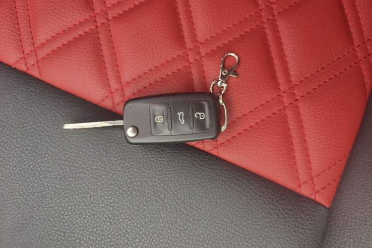 Used Volkswagen Polo 2016 1.4L Manual Fashion Model Vehicle Key