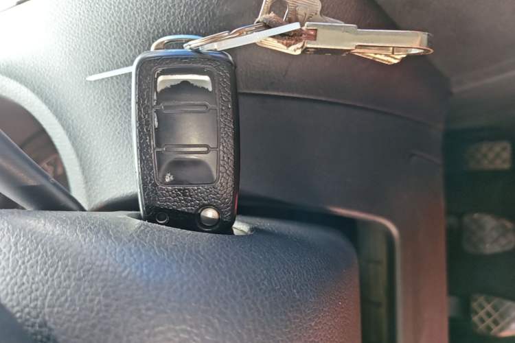 Used Volkswagen Polo 2016 1.4L Manual Fashion Model Vehicle Key