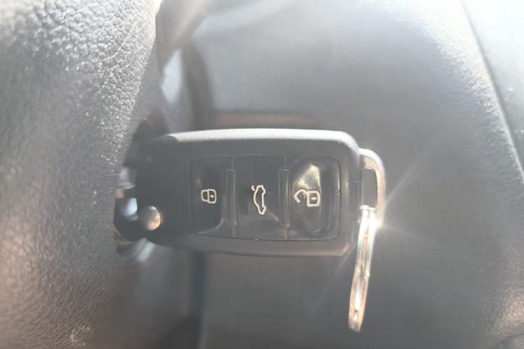 Used Volkswagen Polo 2016 1.6L Automatic Comfort Model Vehicle Key