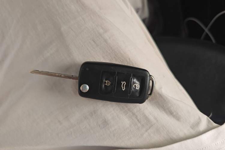 Used Volkswagen Polo 2016 1.4L Manual Fashion Model Vehicle Key