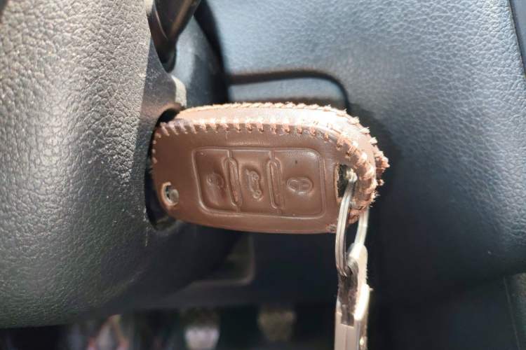 Used Volkswagen Polo 2016 1.4L Manual Fashion Model Vehicle Key