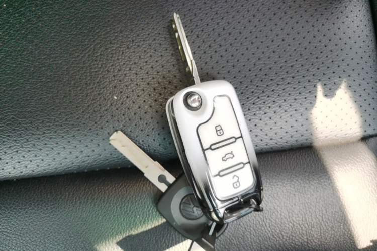 Used Volkswagen Polo 2016 1.4L Manual Fashion Model Vehicle Key