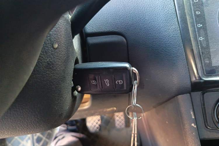Used Volkswagen Polo 2016 1.4L Manual Fashion Model Vehicle Key