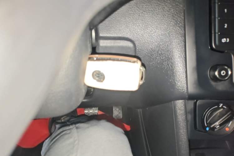 Used Volkswagen Polo 2016 1.4L Manual Fashion Model Vehicle Key