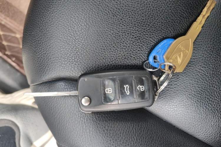 Used Volkswagen Polo 2016 1.4L Manual Fashion Model Vehicle Key