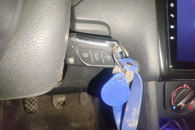 Used Volkswagen Polo 2016 1.4L Manual Fashion Model Vehicle Key