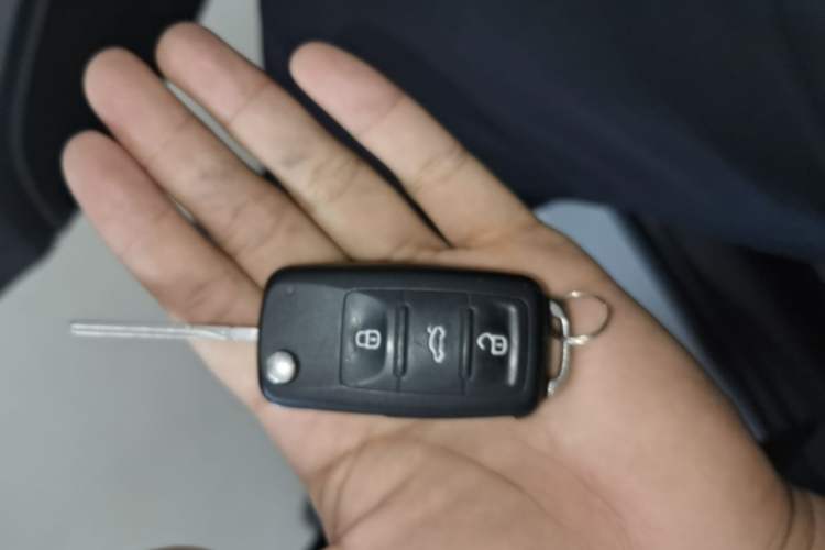 Used Volkswagen Polo 2016 1.4L Manual Fashion Model Vehicle Key