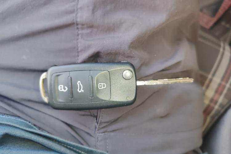 Used Volkswagen Polo 2016 1.4L Manual Fashion Model Vehicle Key