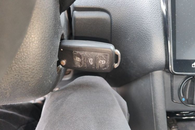 Used Volkswagen Polo 2016 1.4L Manual Fashion Model Vehicle Key