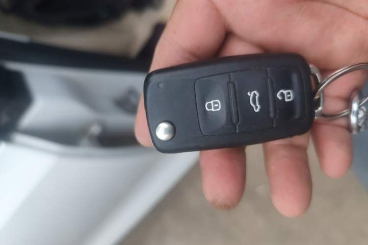 Used Volkswagen Polo 2016 1.4L Manual Fashion Model Vehicle Key