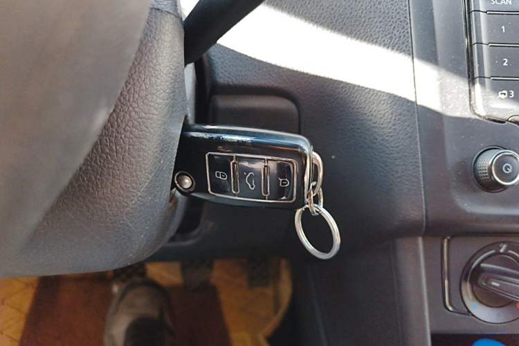 Used Volkswagen Polo 2016 1.4L Manual Fashion Model Vehicle Key