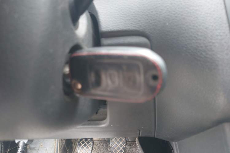 Used Volkswagen Polo 2016 1.4L Manual Fashion Model Vehicle Key