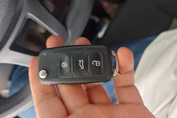 Used Volkswagen Polo 2016 1.4L Manual Fashion Model Vehicle Key