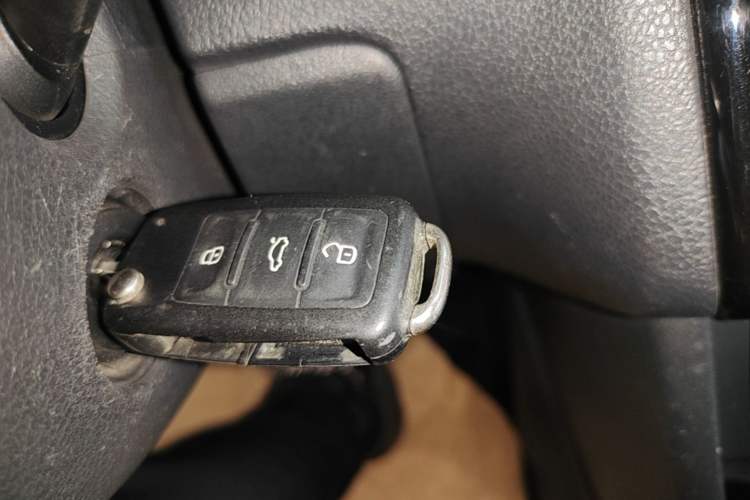 Used Volkswagen Polo 2016 1.6L Automatic Comfort Model Vehicle Key