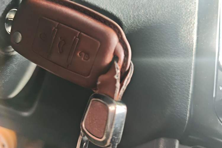 Used Volkswagen Polo 2016 1.4L Manual Fashion Model Vehicle Key