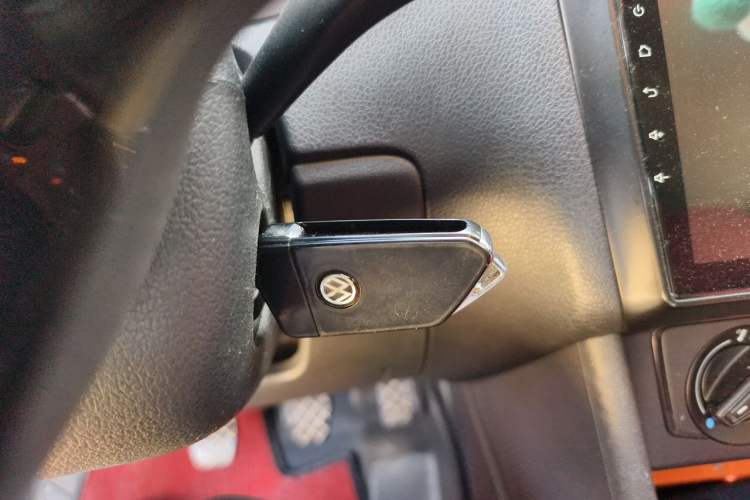 Used Volkswagen Polo 2016 1.4L Manual Fashion Model Vehicle Key
