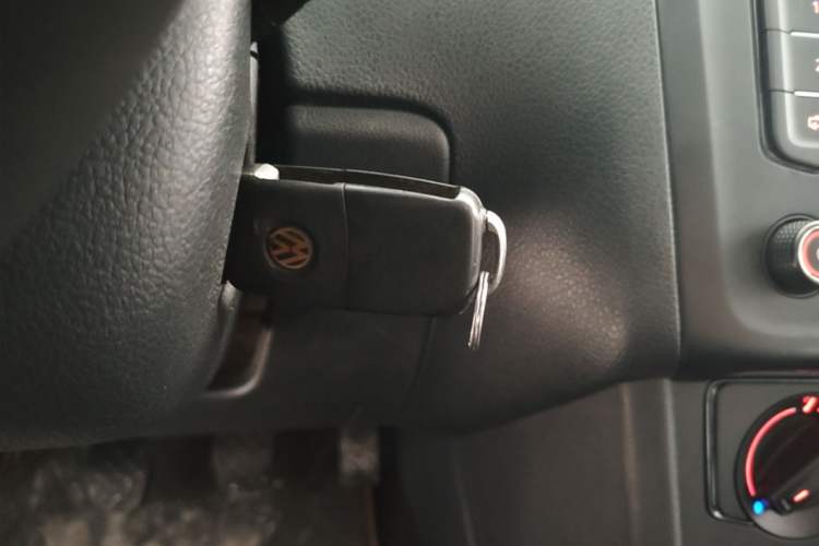 Used Volkswagen Polo 2016 1.4L Manual Fashion Model Vehicle Key