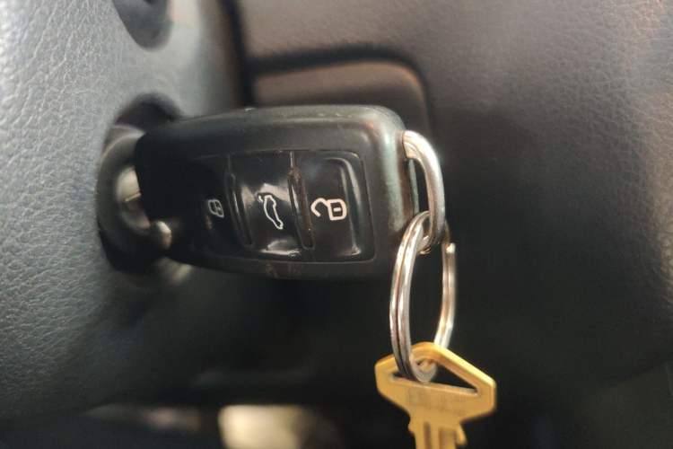 Used Volkswagen Polo 2016 1.4L Manual Fashion Model Vehicle Key