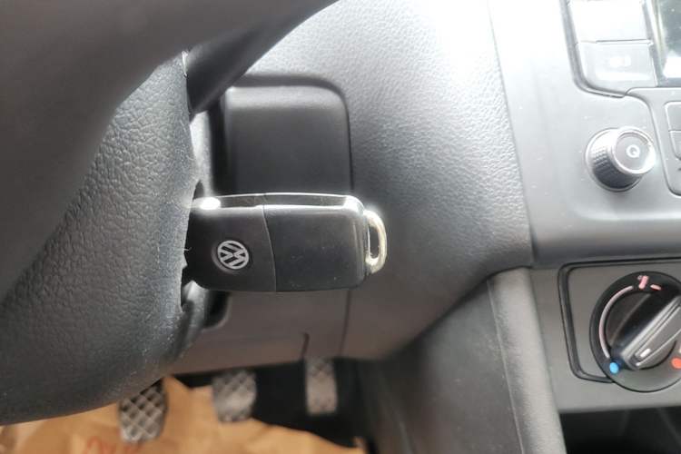 Used Volkswagen Polo 2016 1.4L Manual Fashion Model Vehicle Key