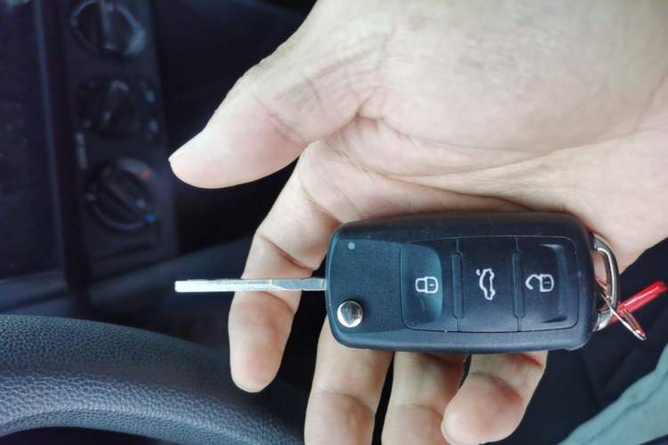 Used Volkswagen Polo 2016 1.4L Manual Fashion Model Vehicle Key