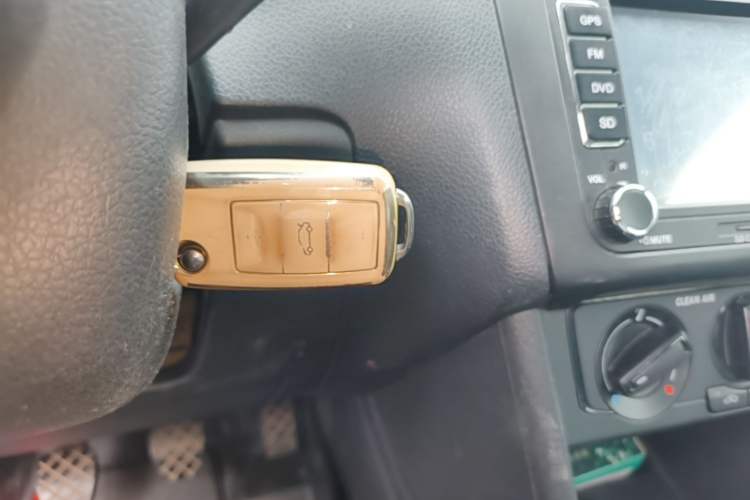 Used Volkswagen Polo 2016 1.4L Manual Fashion Model Vehicle Key