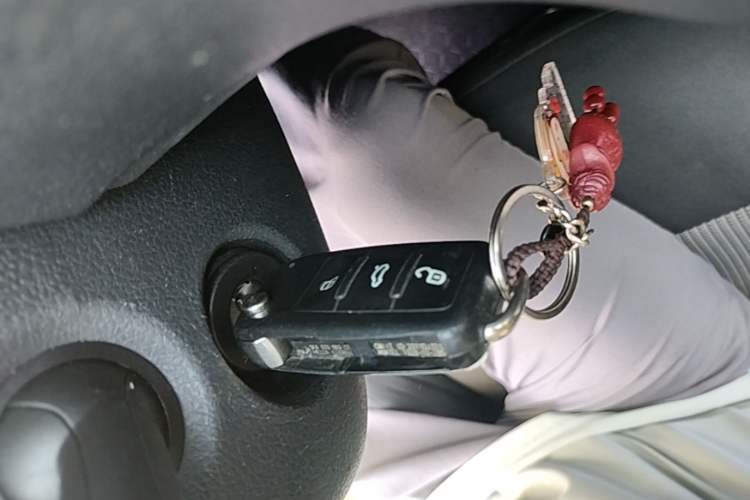 Used Volkswagen Polo 2016 1.4L Manual Fashion Model Vehicle Key