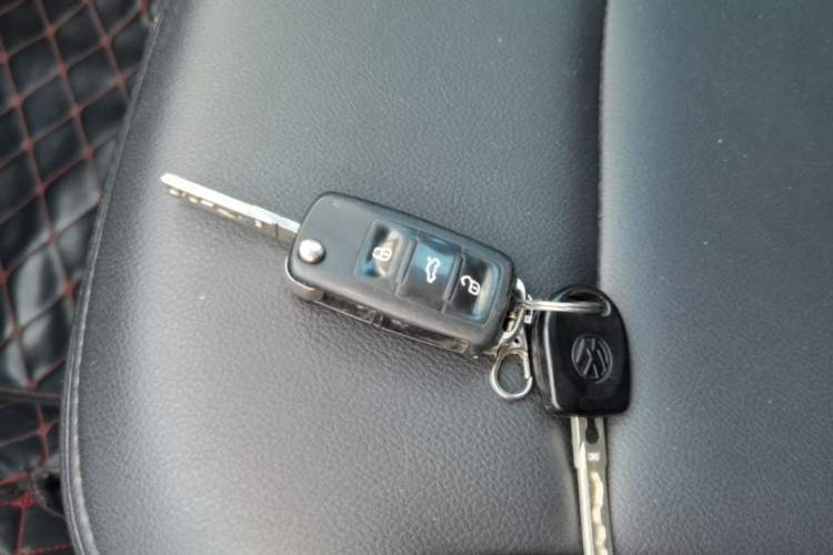 Used Volkswagen Polo 2016 1.4L Manual Fashion Model Vehicle Key
