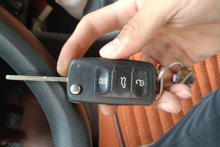 Used Volkswagen Polo 2016 1.4L Manual Fashion Model Vehicle Key