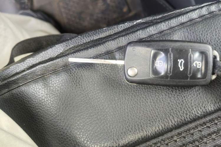 Used Volkswagen Polo 2016 1.4L Manual Fashion Model Vehicle Key