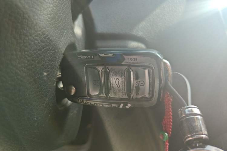 Used Volkswagen Polo 2016 1.4L Manual Fashion Model Vehicle Key