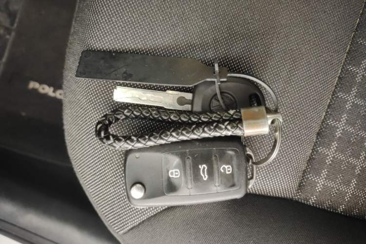 Used Volkswagen Polo 2016 1.6L Automatic Comfort Model Vehicle Key