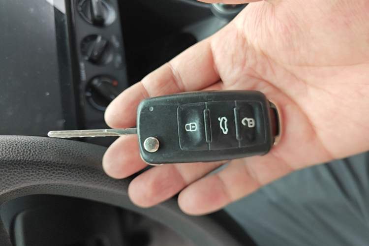 Used Volkswagen Polo 2016 1.4L Manual Fashion Model Vehicle Key