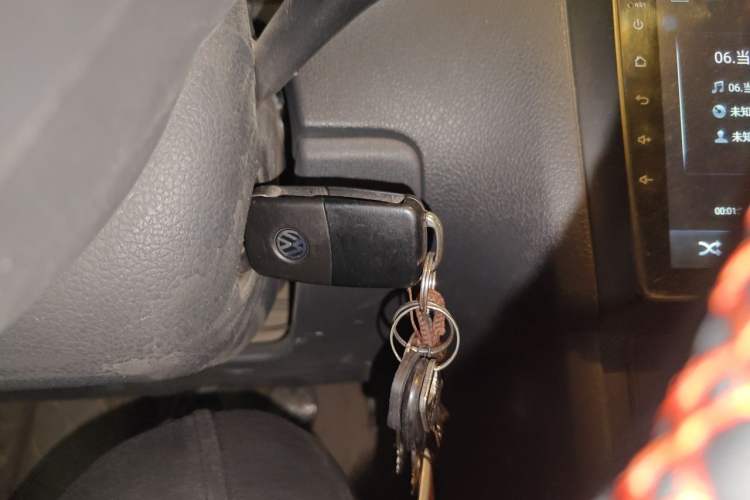 Used Volkswagen Polo 2016 1.4L Manual Fashion Model Vehicle Key