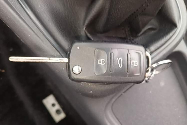 Used Volkswagen Polo 2016 1.4L Manual Fashion Model Vehicle Key