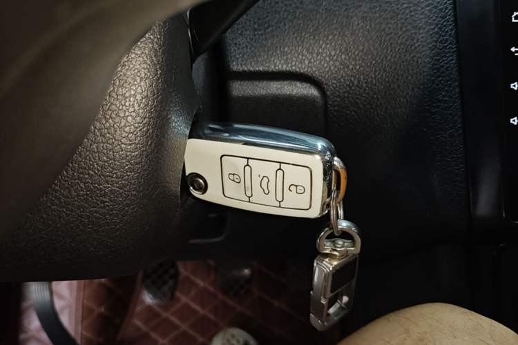 Used Volkswagen Polo 2016 1.4L Manual Fashion Model Vehicle Key