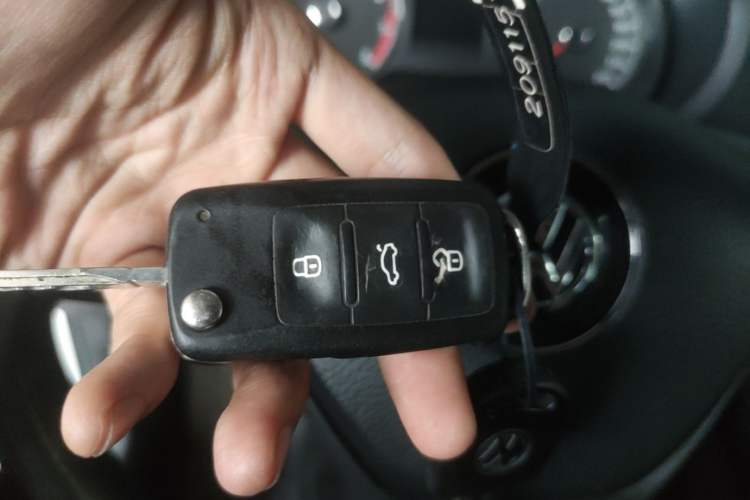 Used Volkswagen Polo 2016 1.4L Manual Fashion Model Vehicle Key