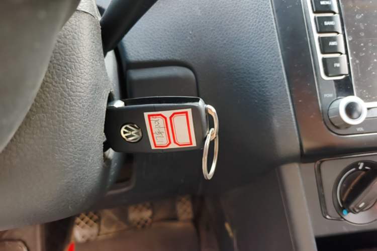 Used Volkswagen Polo 2016 1.4L Manual Fashion Model Vehicle Key
