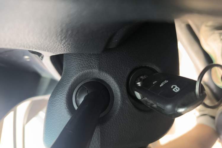 Used Volkswagen Polo 2016 1.4L Manual Fashion Model Vehicle Key