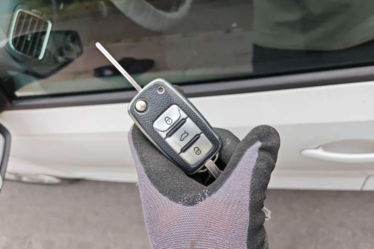 Used Volkswagen Polo 2016 1.6L Automatic Comfort Model Vehicle Key