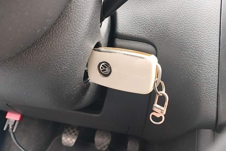 Used Volkswagen Polo 2016 1.4L Manual Fashion Model Vehicle Key