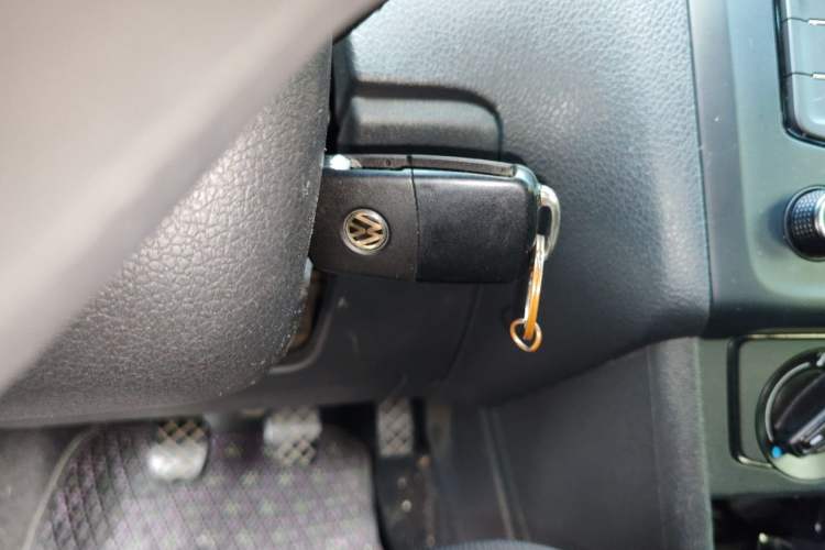 Used Volkswagen Polo 2016 1.4L Manual Fashion Model Vehicle Key