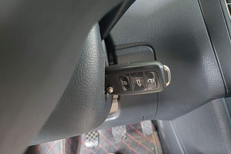 Used Volkswagen Polo 2016 1.4L Manual Fashion Model Vehicle Key