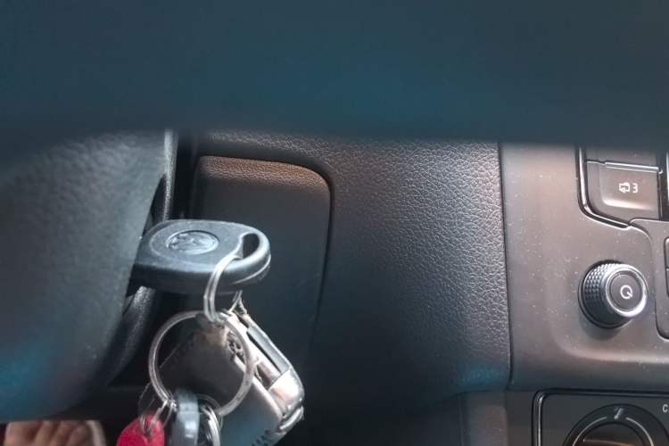 Used Volkswagen Polo 2016 1.4L Manual Fashion Model Vehicle Key