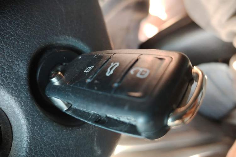Used Volkswagen Polo 2016 1.4L Manual Fashion Model Vehicle Key