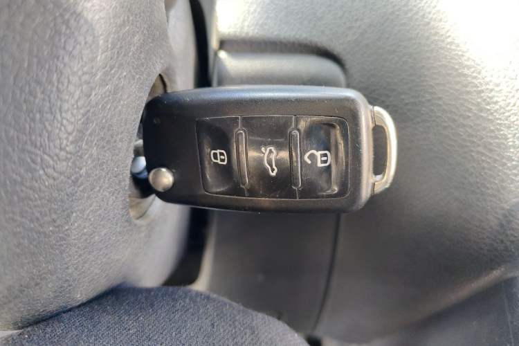 Used Volkswagen Polo 2016 1.4L Manual Fashion Model Vehicle Key