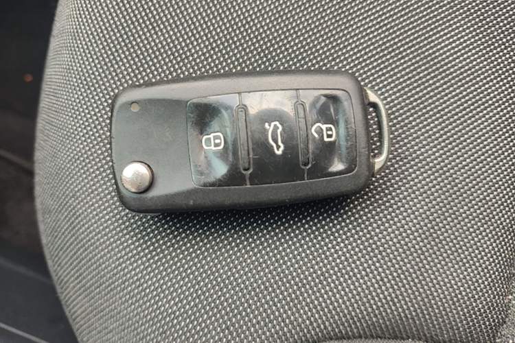 Used Volkswagen Polo 2016 1.6L Automatic Comfort Model Vehicle Key