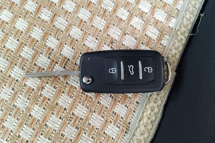 Used Volkswagen Polo 2016 1.4L Manual Fashion Model Vehicle Key
