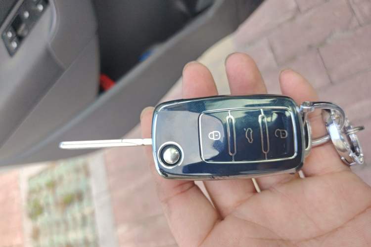 Used Volkswagen Polo 2016 1.4L Manual Fashion Model Vehicle Key