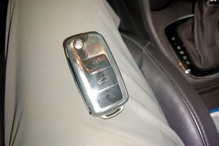 Used Volkswagen Polo 2016 1.6L Automatic Luxury Model Vehicle Key